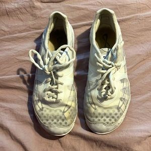 Infinity cheer shoes